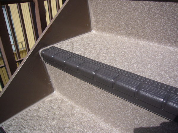 遮音・防滑性階段用床材(その他リフォーム)